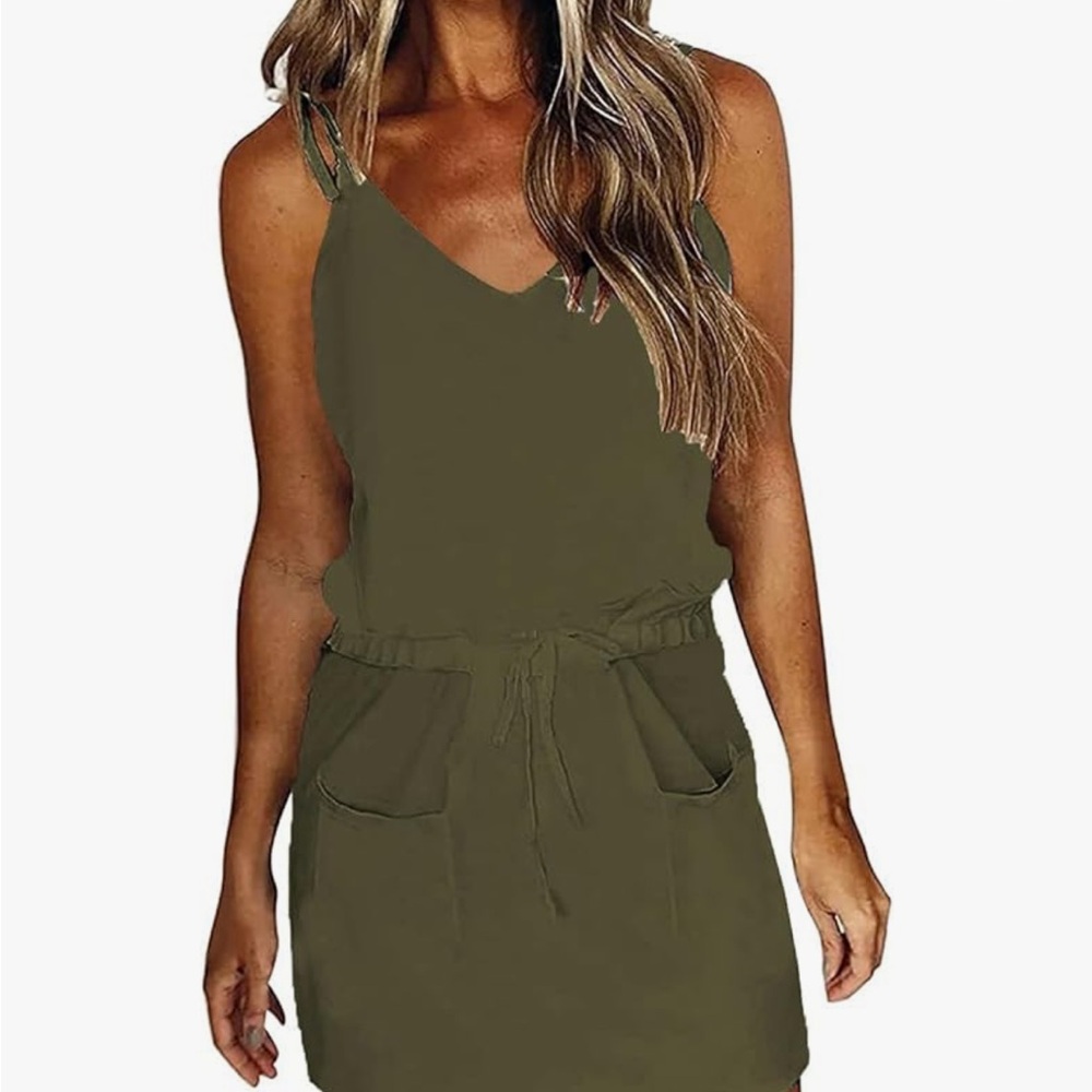 BRAND NEW 
Sleeveless Halter Strap Flowy Boho Dress with Pockets